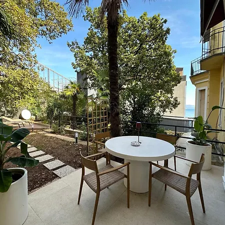 Pia Apartman