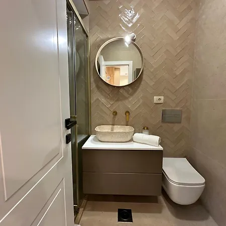 Pia Apartman *