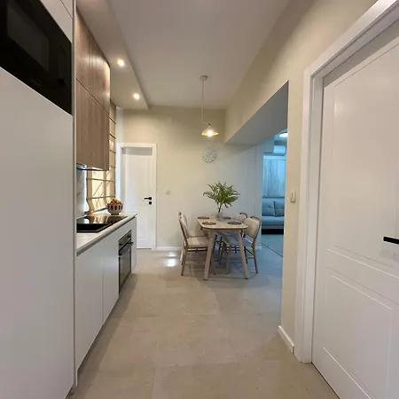 Apartament Pia *